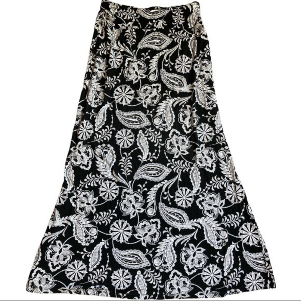 Artisan NY soft flowing skirt size medium